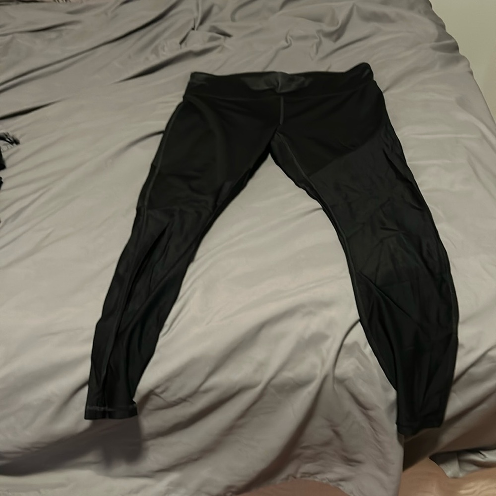 Fabaletics women’s capri lggings size 14, barely worn